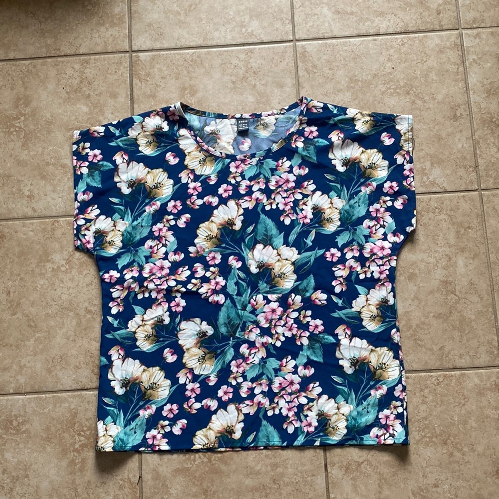 Gently Used Shein Floral Cap Sleeve Blouse